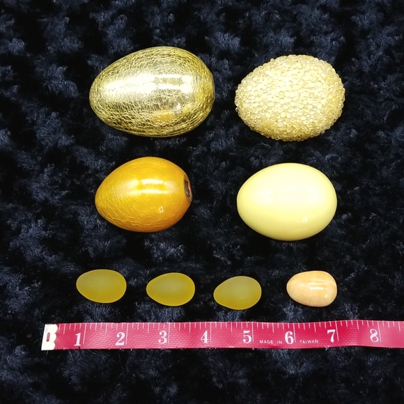 2 Decorative Wood Spring Baskets with 18 Decorative Eggs 5 Chicks & 1 Eggholder - Picture 13 of 15